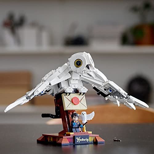 LEGO 75979 Harry Potter Hedwig the Owl Figure Collectible Display Model with Moving Wings - Image 7