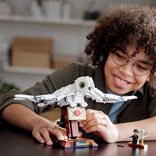 LEGO 75979 Harry Potter Hedwig the Owl Figure Collectible Display Model with Moving Wings - Image 6