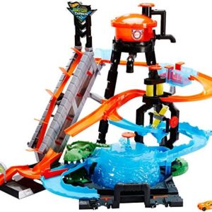 Hot Wheels City Gator Car Wash Connectable Play Set with Diecast and Mini Toy Car, Ages 5 - 8 Year Olds, FTB67