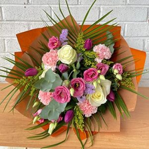 Cool Breeze, Fresh Cut Flowers Perfect for Birthday, Anniversary, Thank You, Get Well, Congrats Gift. Free Next Working Day Flower delivery.