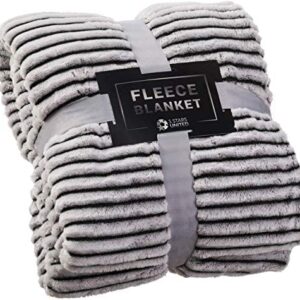 5 STARS UNITED Fleece Throw Blanket for Sofa – 130x150cm, Lightweight, Black and White – Soft, Plush, Fluffy, Warm, Cozy Throws – Perfect Blankets for Bed, Sofa, Couch