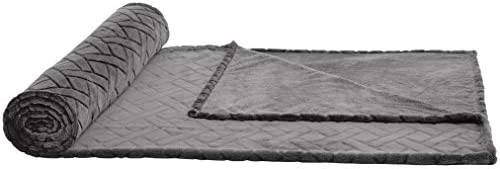 Amazon Basics Fleece Blanket embossed - Grey, 150 x 200 cm - Image 2