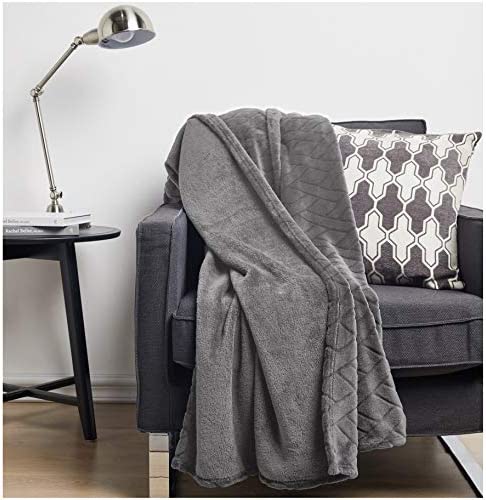Amazon Basics Fleece Blanket embossed - Grey, 150 x 200 cm - Image 6