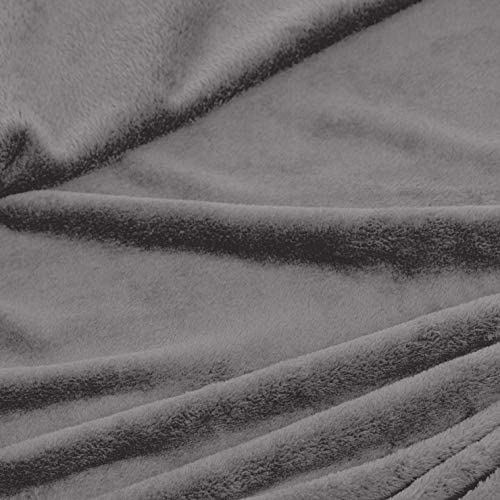 Amazon Basics Fleece Blanket embossed - Grey, 150 x 200 cm - Image 4
