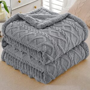 AHERKLL Sherpa Fleece Throw Blanket, Soft Warm Thick Winter Blankets, Reversible Cosy Fluffy Blanket for Bed, Sofa, Chair and Couch, Large Jacquard Coral Fleece Blankets, Blue Grey, Single, 130x160cm