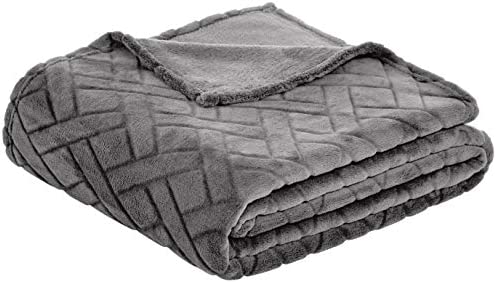 Amazon Basics Fleece Blanket embossed - Grey, 150 x 200 cm